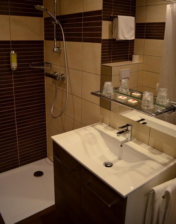 Hotel Restaurant La Couronne Ропенхайм Стая снимка