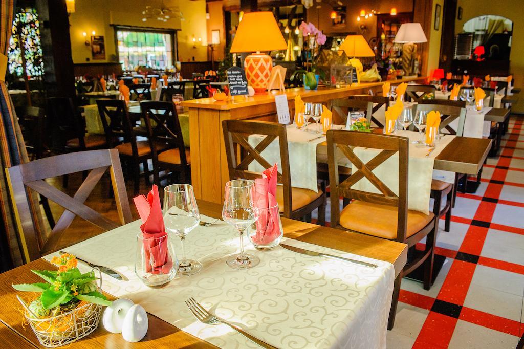 Hotel Restaurant La Couronne Ропенхайм Екстериор снимка
